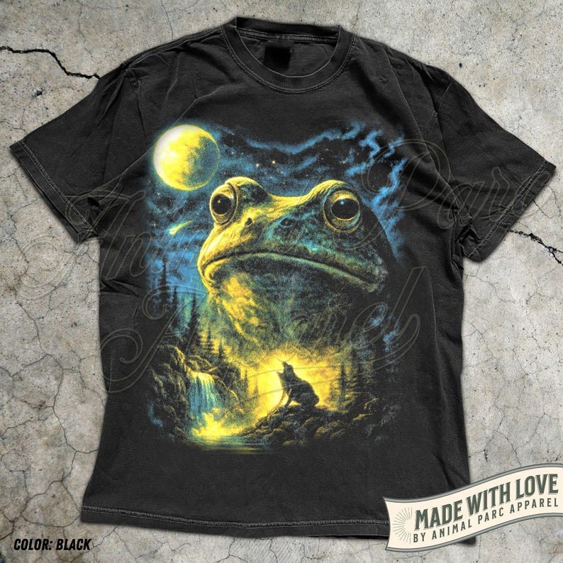 Frog Howling To The Moon T Shirt 90s Moon Animals Retro Nature Lover