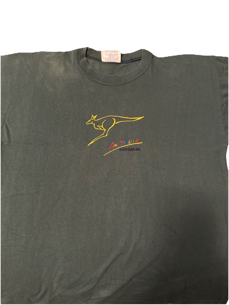 Australian Design Embroidered Kangaroo Men beige Short Sleeve T Shirt Sz. XL
