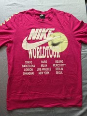 NIKE SPORTSWEAR WORLD TOUR L/S SHIRT FIREBERRY PINK MEN’S SZ L. DA0629-615 GLOW