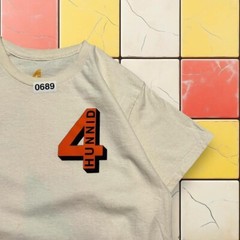 4Hunnid YG Shadow Logo Graphic Shirt Y2K Men M Cream Short Sleeve Crewneck Tee