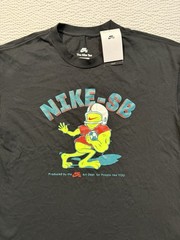 Nike SB T-Shirt Mens Size Large Black Tee Loose Fit Sports Guy NWT Retail $45