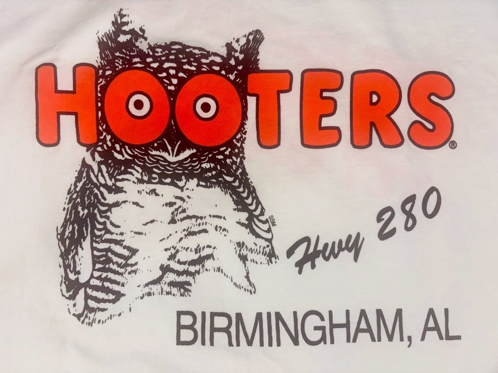Vintage Y2K Hooters Birmingham AL T-Shirt XL Delta Magnum Weight DEADSTOCK