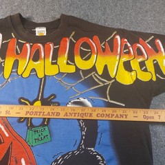 Vintage Happy Halloween AOP T-Shirt XL 1996 Black Cat HUGE Spell Out 90s Tee