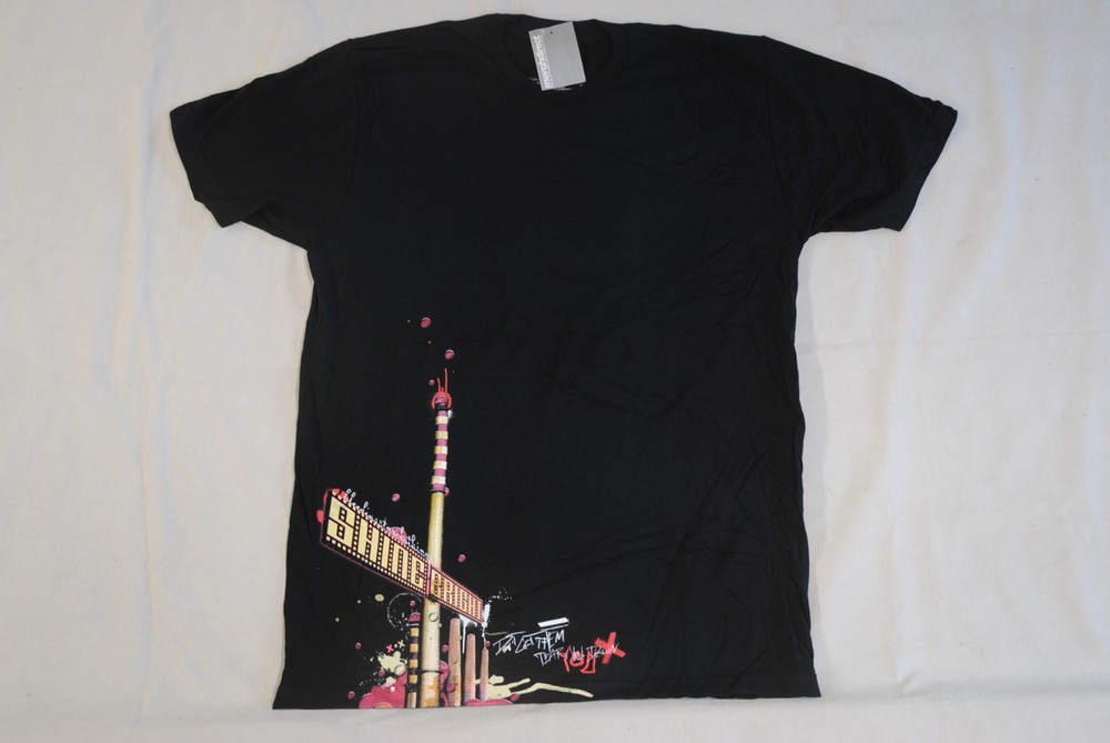 New Official Goth Punk Bleeding Star Shiny Light T-Shirt Rare