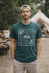 Old Navy Camping Bear Graphic Tee L Green Outdoors Nature Casual Streetwear