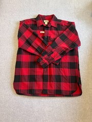 L.L. Bean Mens Large red n black plaid button down heavy weight shirt