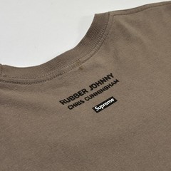 Size XL – Supreme Chris Cunningham Rubber Johnny Tee Taupe SUPREME-DSW8KNNP Pre-