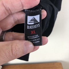 Men’s Powered by Black Keys T-shirt Cotton Stretch w/ Sexy Lips Eating Ice Cream