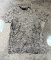 Free Planet Men’s Gray Graphic Logo Crew Neck T-Shirt Short Sleeve Size M