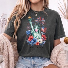 Funny Statue of Liberty Bubble Gum Shirt Cute 4th of July Women Patriotic Tee