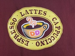 Dunkin’ Donuts T-shirt Lattes Espresso Cappuccino Crew Shirt Size Large Maroon