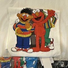 Uniqlo UT KAWS x Sesame Street Graphic Tee Lot – 5 Tees Size Large