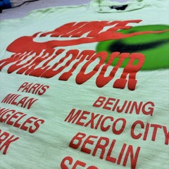 Nike Sportswear World Tour Shirt Men’s Large Green Glow In The Dark Puff Print