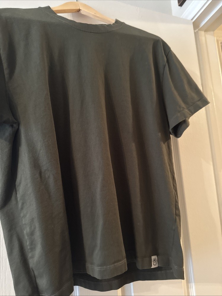 Free planet relaxed tshirt Men’s Large Green