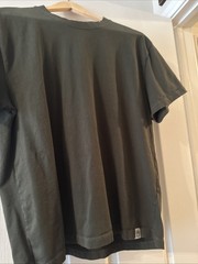 Free planet relaxed tshirt Men’s Large Green