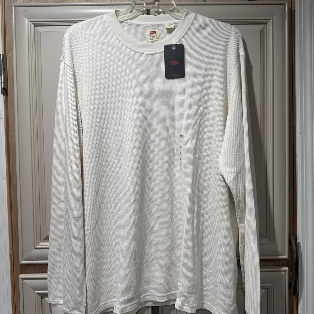 Levi’s Thermal Top Size 3XL NWT$44.50