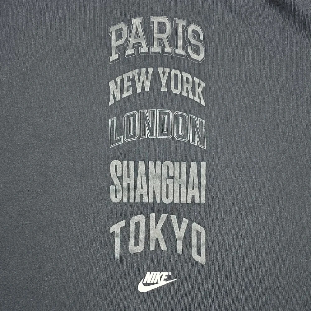 Nike | Men’s Max90 JD World Tour / Around The World Graphic T-Shirt Sz Lg