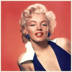 Marilyn Monroe Soft Hug Bath Towel Men’s T Shirt