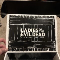 Ladies Of The Evil Dead Extreme Edition small Shirt Evil Dirt Signed Poster 2009