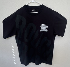 Uniqlo UT Black Cities Graphic Print T-Shirt Men’s L Crew Neck Short Sleeve