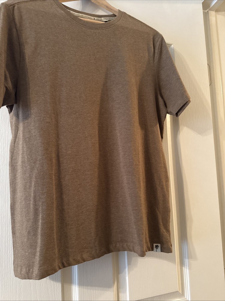 Free Planet Tshirt Brown Men’s Medium Short Sleeve Crew Neck