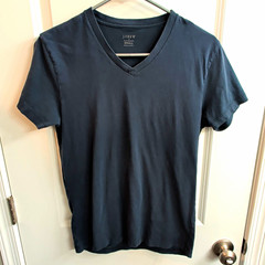 J.CREW Men’s Solid Slim-Washed V-Neck Short Sleeve T-Shirt Navy Slim Fit Small