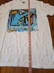 NWOT MTV Music Television White Graffiti Style Tshirt Size Medium
