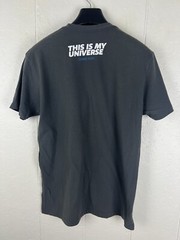 DC Universe Staff Shirt Mens Large Gray Graphic Crew Neck Short Sleeve Stretch