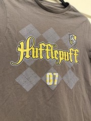 Harry Potter Hufflepuff 07 Graphic Men’s T-Shirt Gray Cotton Regular EUC