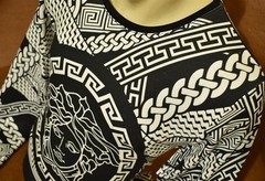 Versace Men’s Medusa Greek Key Chain Print Long Sleeve Tee Black Ivory Size M