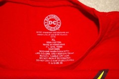 DC COMICS SHAZAM Men’s XL Short Sleeve Red Super Heroes Logo T-Shirt NEVER WORN!