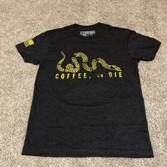 Black Rifle Coffee or Die Mens Shirt Size Small Snake Black Yellow Flag 🇺🇸
