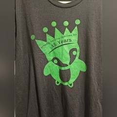sz L District Perfect Tri Charcoal Grey Penguin Graphic Tee Shirt 45 Years