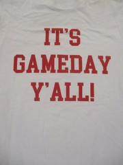 M white IT’s GAMEDAY YA’LL t-shirt by CANVAS – GAME DAY