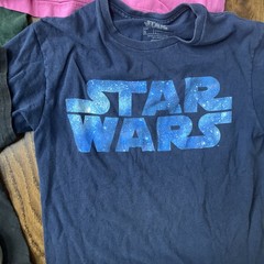 Lot of 6 graphic T-shirts, COTTON. Mixed content, Star Wars, Disney, etc.. ￼