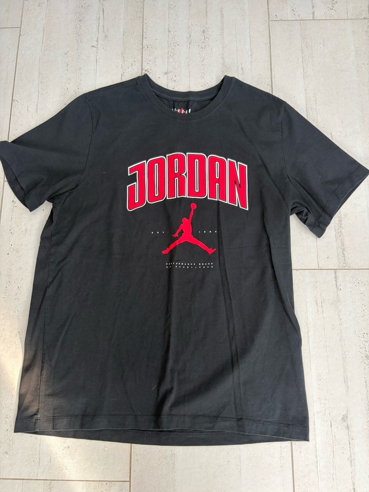 Jordan Men’s XL Jumpman Logo Graphic T-Shirt Red Black Standard Fit