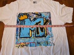 NWOT MTV Music Television White Graffiti Style Tshirt Size Medium