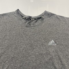Adidas Climate Men’s Gray T Shirt Size XL Short Sleeve Front Logo Round Neck