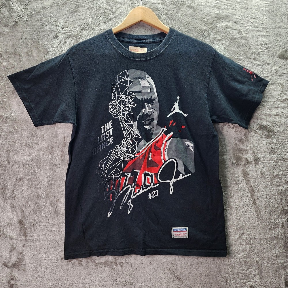 Mitchell & Ness The Last Dance Michael Jordan #23 Chicago Bulls Graphic T-Shirt