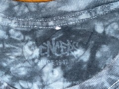 Spencer’s “Trippy/Vaporwave Cat” t-shirt w/ a black/grey tie-dye pattern Mens L