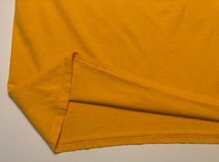vtg University of New Haven Graphic Tee T-Shirt Sz L MV SPORT Gold Spellout