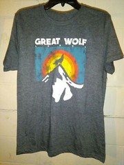 Great Wolf Lodge Grey Coyote Rainbow Sunset Landscape Graphic S T-shirt NWT