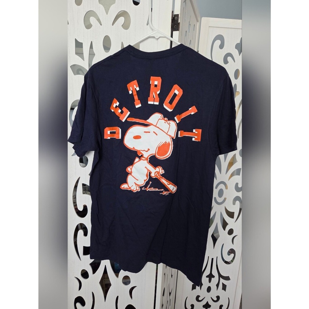 Peanuts Snoopy Detroit Baseball Graphic Tee Medium NWOT Navy Blue Team Merch