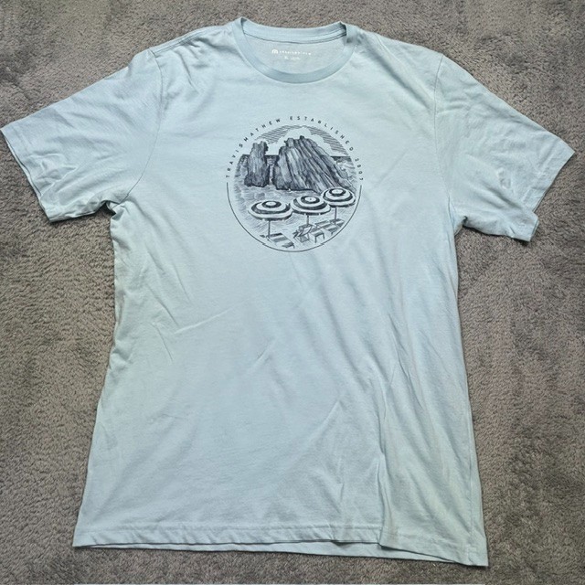 Travis Mathew T-Shirt Men’s XL Light Blue Graphic Short Sleeve Beach Summer EUC