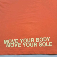 Nike World Tour T Shirt Mens Small Orange Move Your Body Move Your Sole Tennis