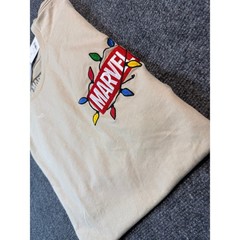 Marvel Graphic Tee Holiday Lights Beige Mens M NWT