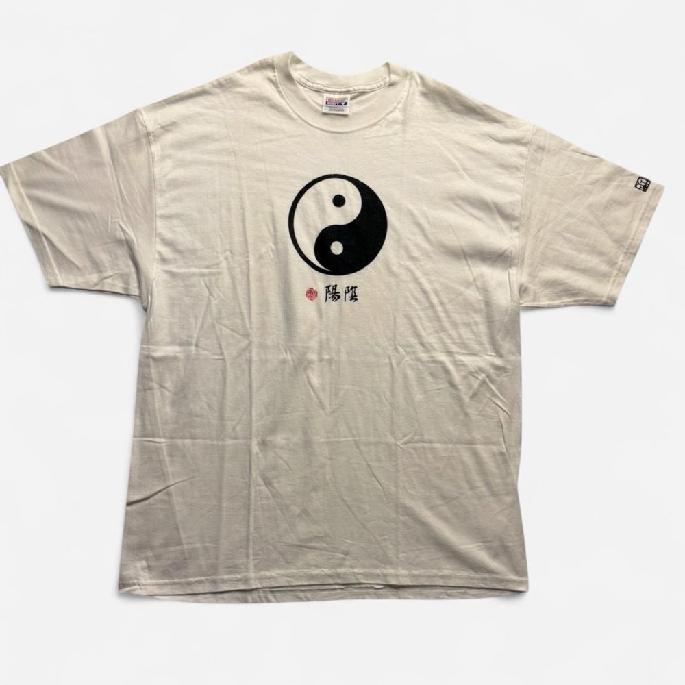 Vintage Yin Yang Graphic T-Shirt Hanes Beefy-T Men’s White Streetwear Tee