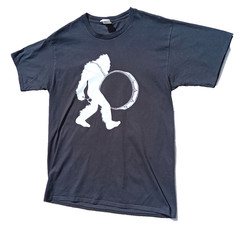 Bigfoot Drum T-Shirt Men’s UK Size L Black Crew Neck 100% Cotton Graphic Print