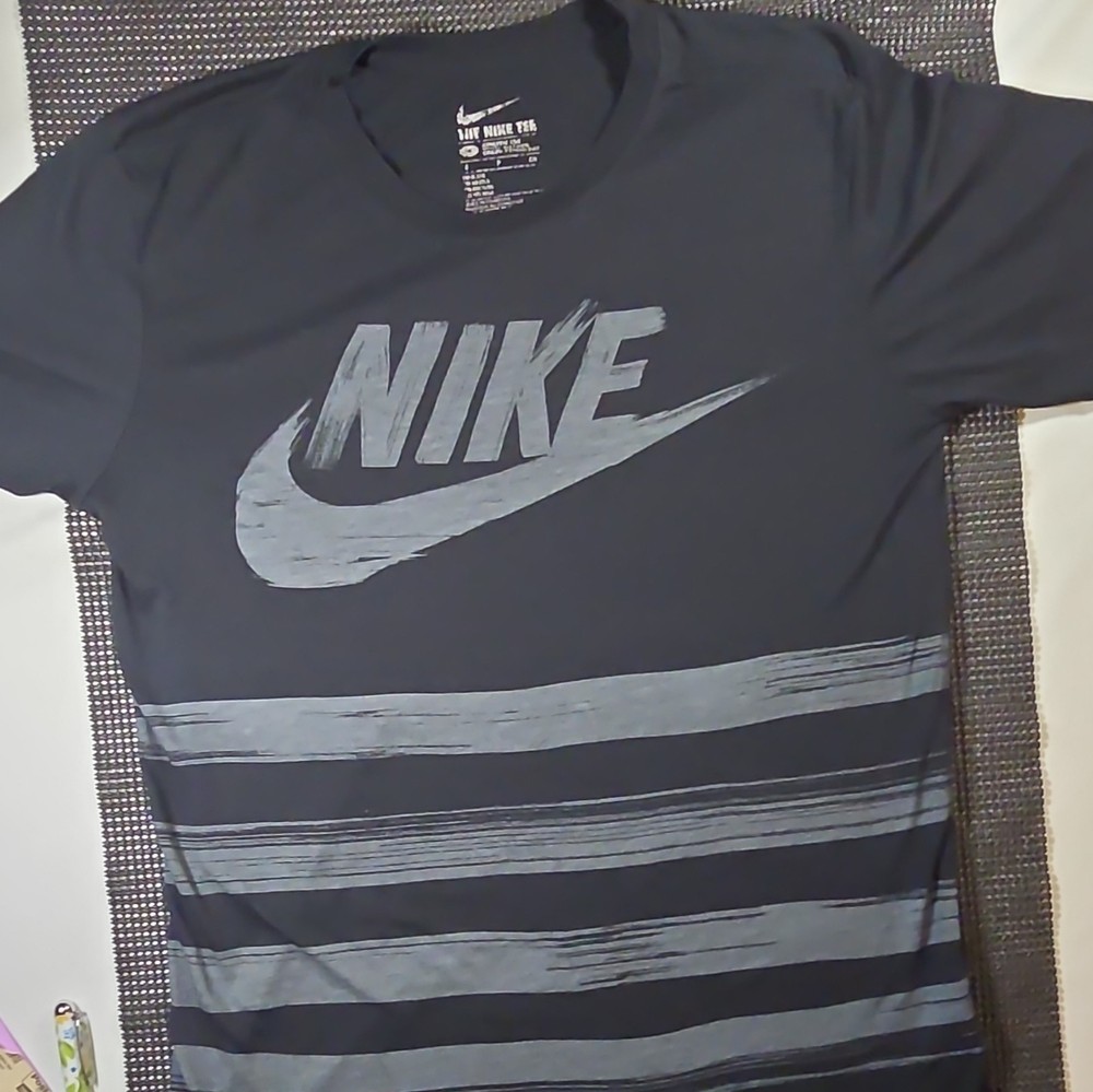 Nike Black/Gray Logo Graphic Crewneck Knit Short Sleeve Tee Men’s 2XL