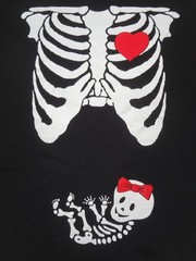 SKELETON WITH BABY GIRL PREGNANT MATERNITY TEE BLACK MEDIUM T-SHIRT L336
